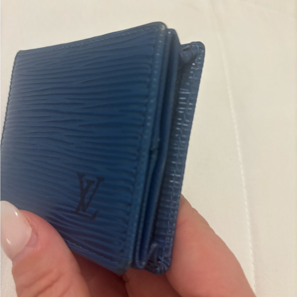 Louis Vuitton Epi Coin Pouch - Picture 3 of 6